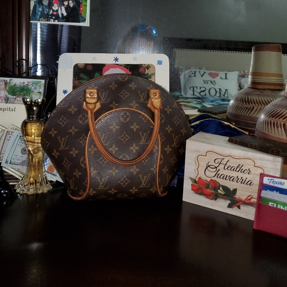 Louis Vuitton Ellipse PM